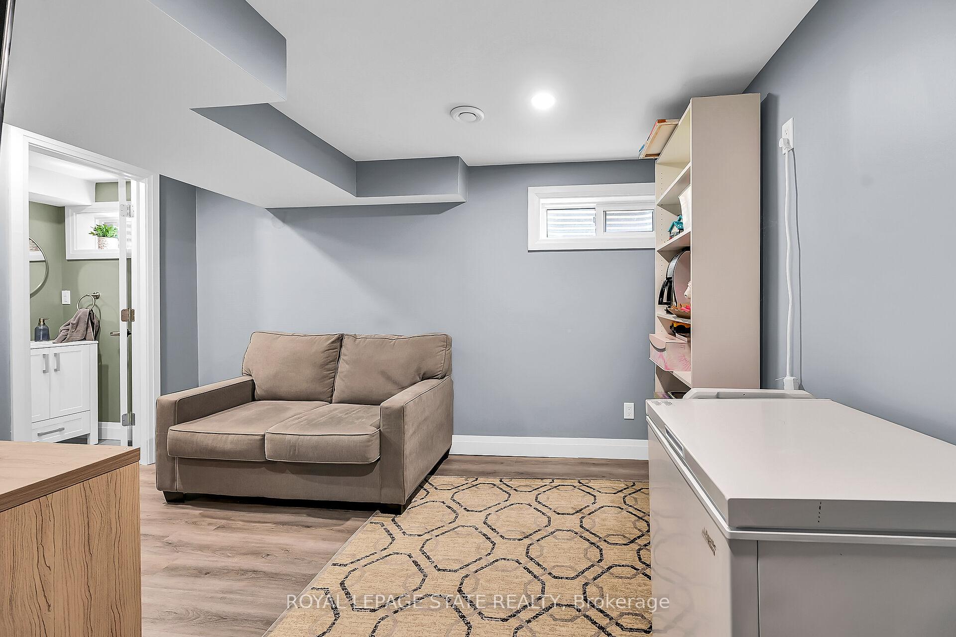 3 Bedrooms Condo at 444 Stone Church, Hamilton For sale