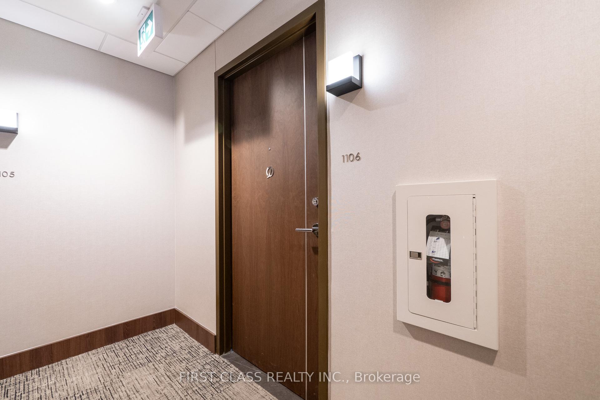 3 Bedrooms Condo at 80 Queens Wharf, Toronto For sale