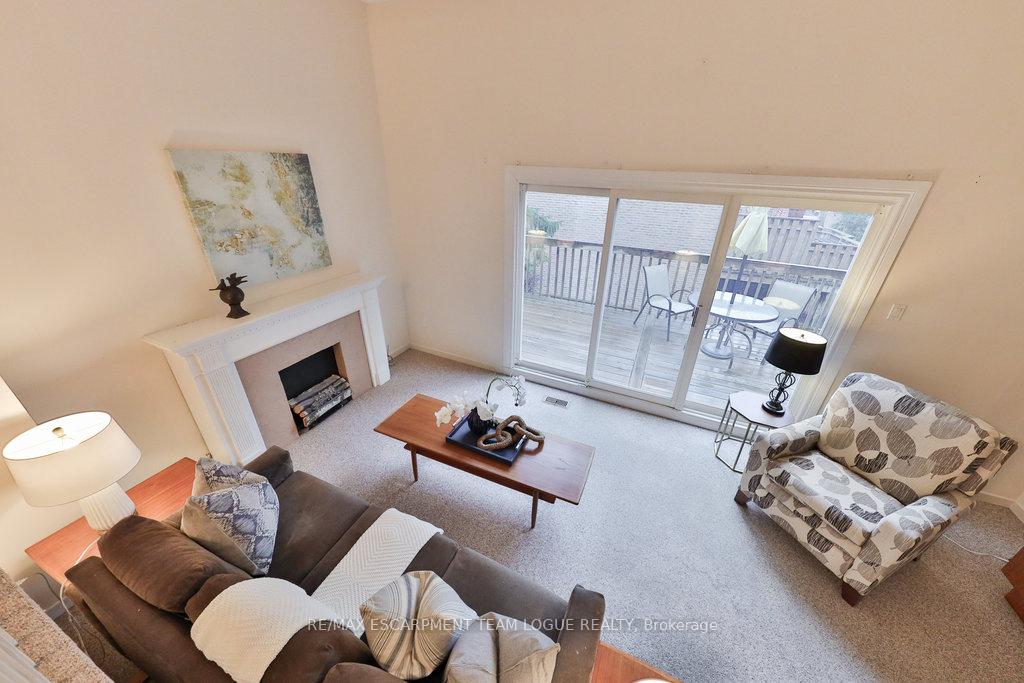 3 Bedrooms Condo at 2278 Marine,  Oakville For sale