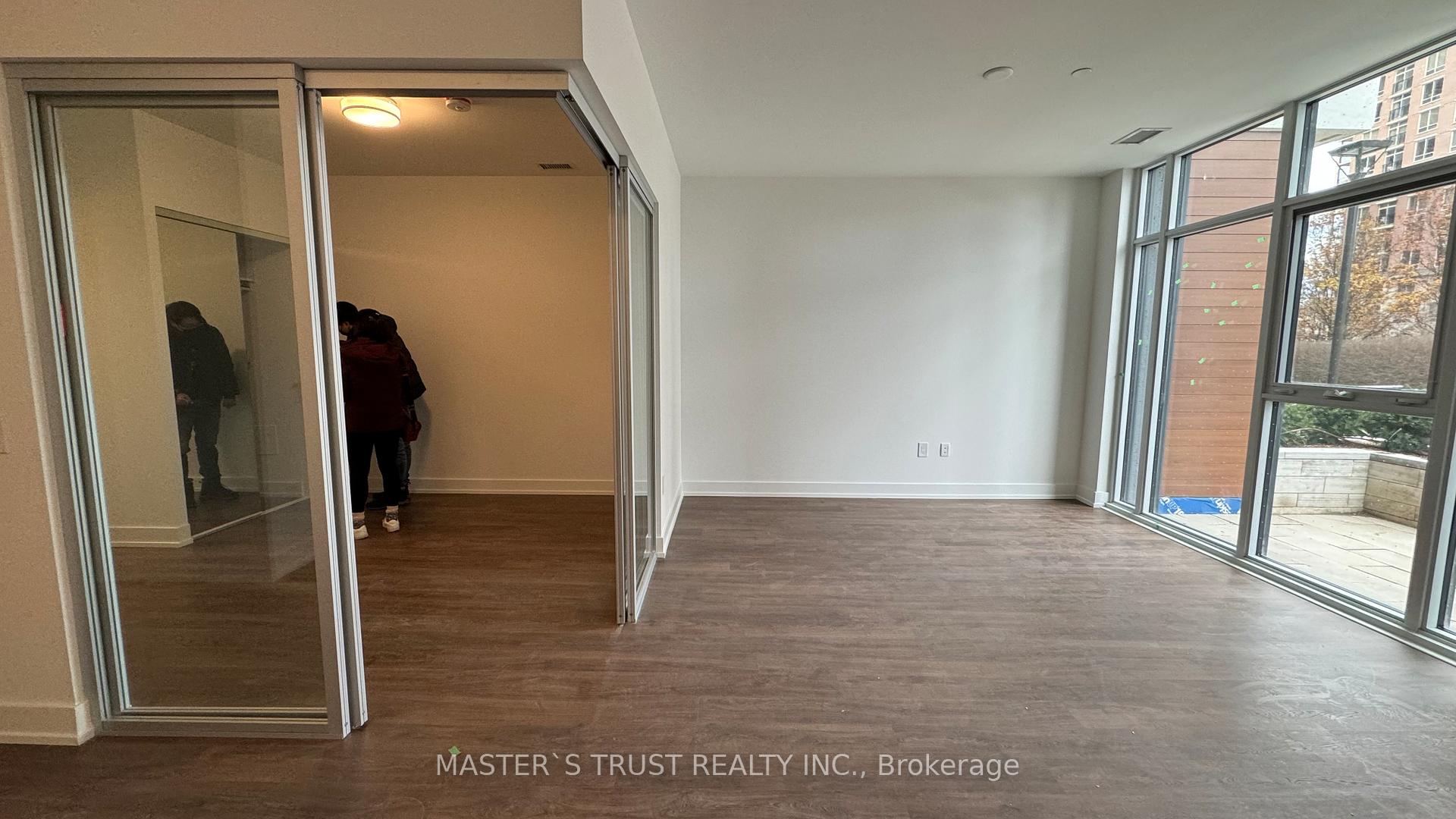 2 Bedrooms Condo at 30 IN ON THE PARK, Toronto For sale