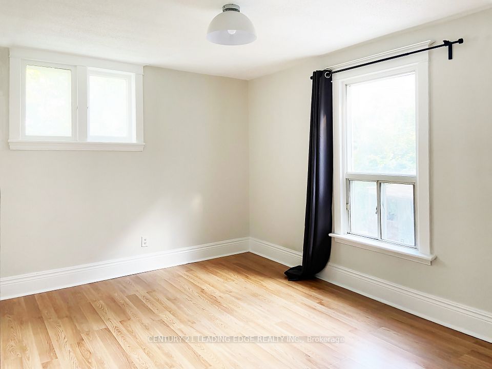 #Upper - 19 Erie Avenue, Hamilton, ON L8N 2W5