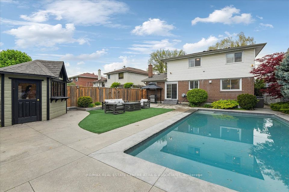1334 Strathy