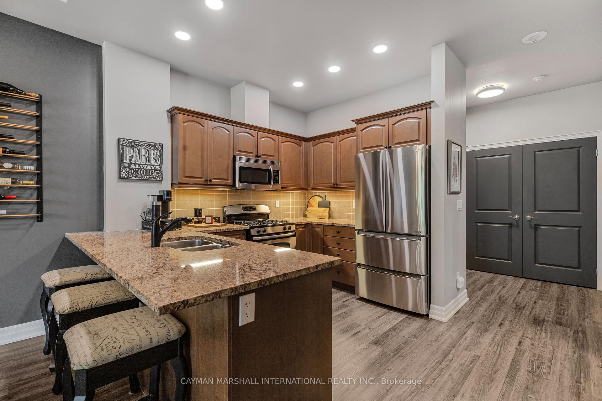 2 Bedrooms Condo at 360 Pearl, Burlington For sale