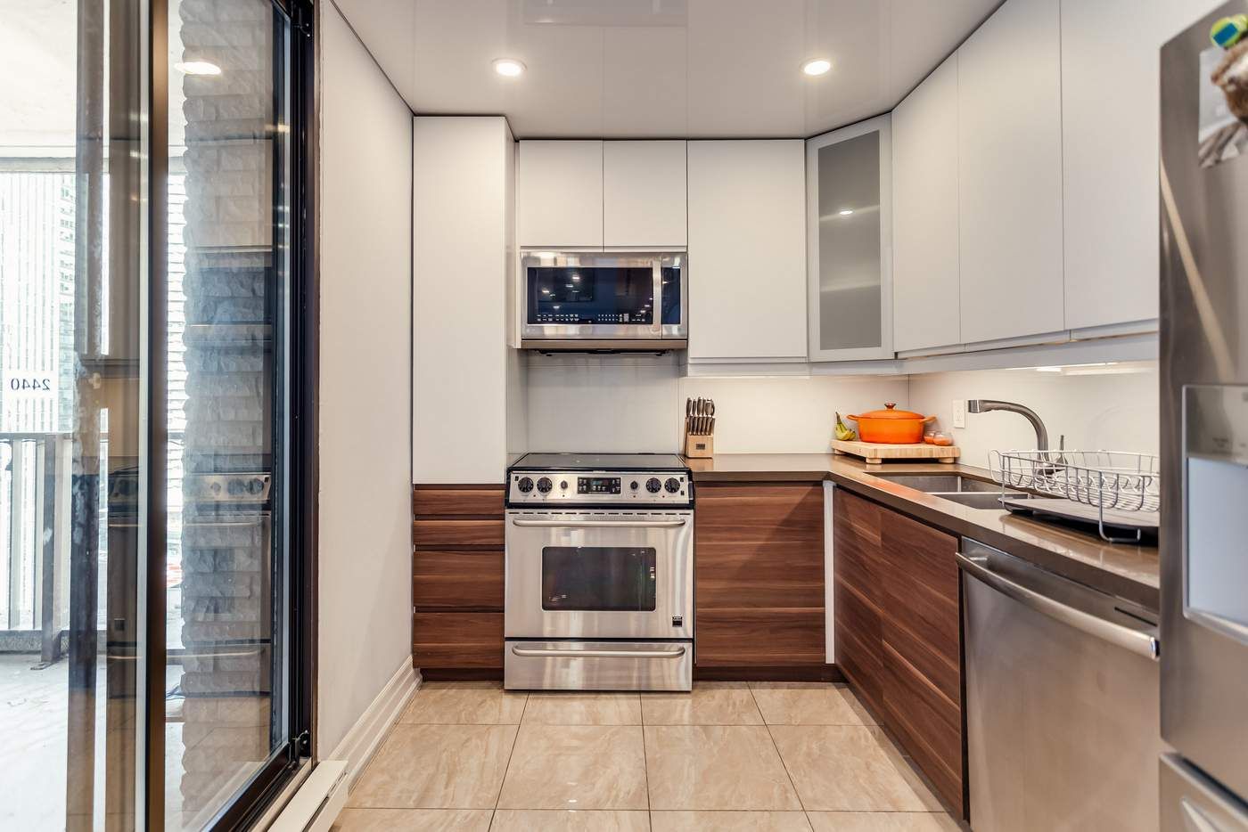33 Harbour Square 2440