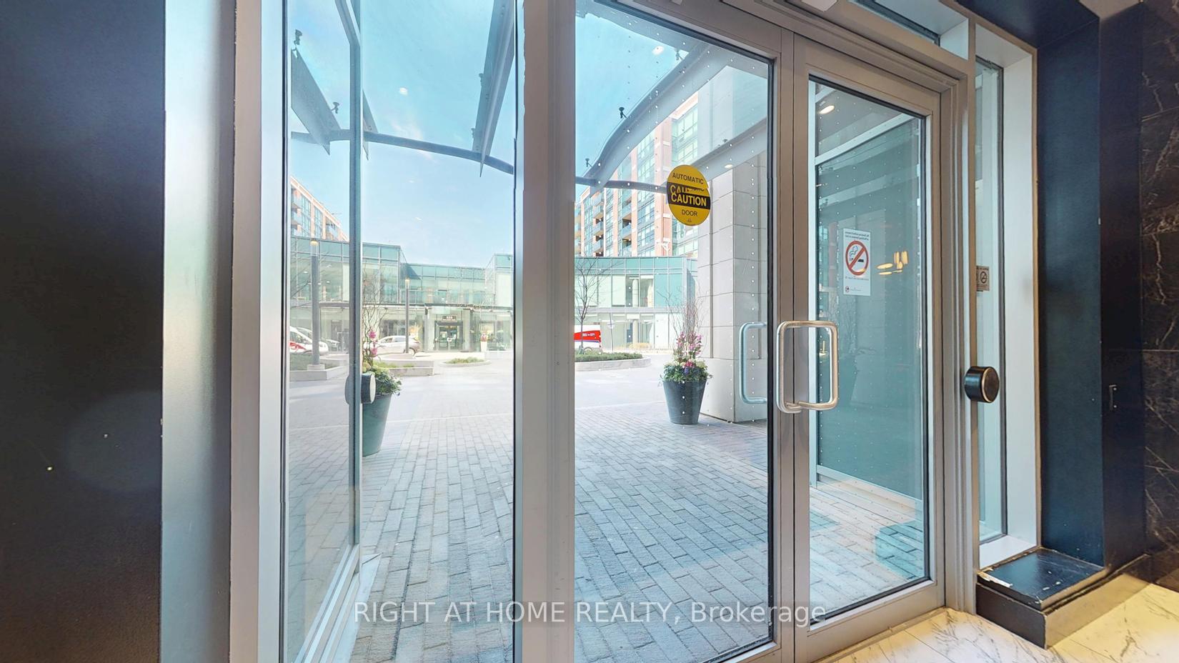 1 Bedroom Condo at 31 Tippet,  Toronto For sale