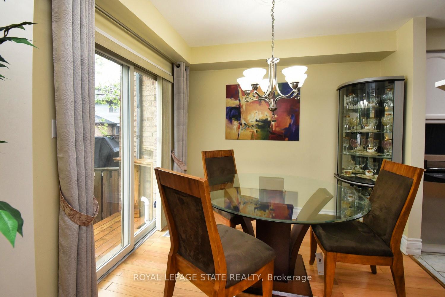 3 Bedrooms Condo at 565 Rymal, Hamilton For sale