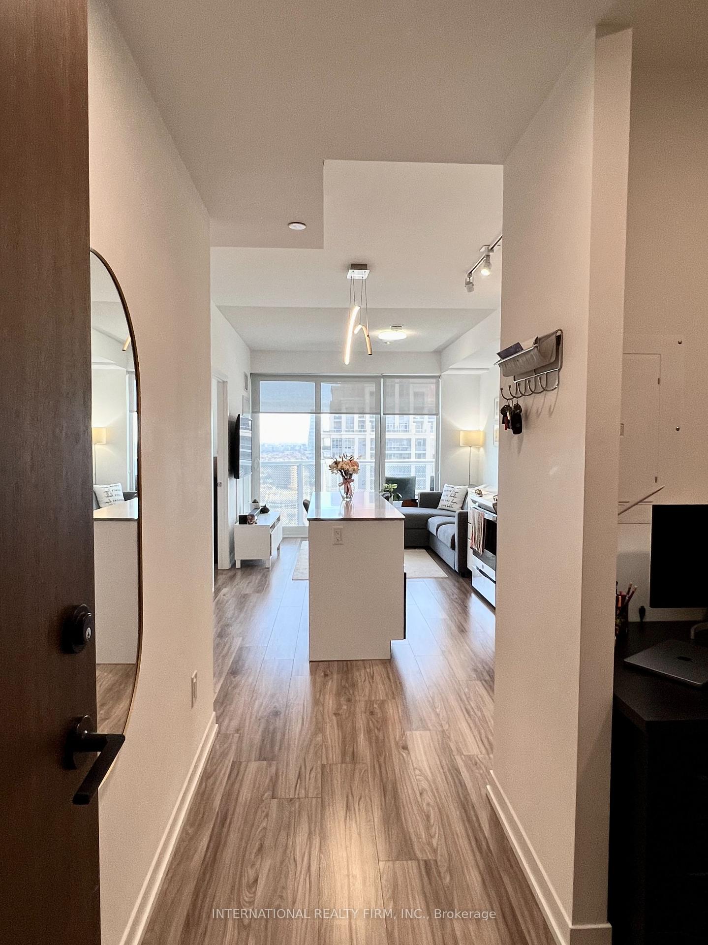 2 Bedrooms Condo at 4065 Confederation, Mississauga For sale