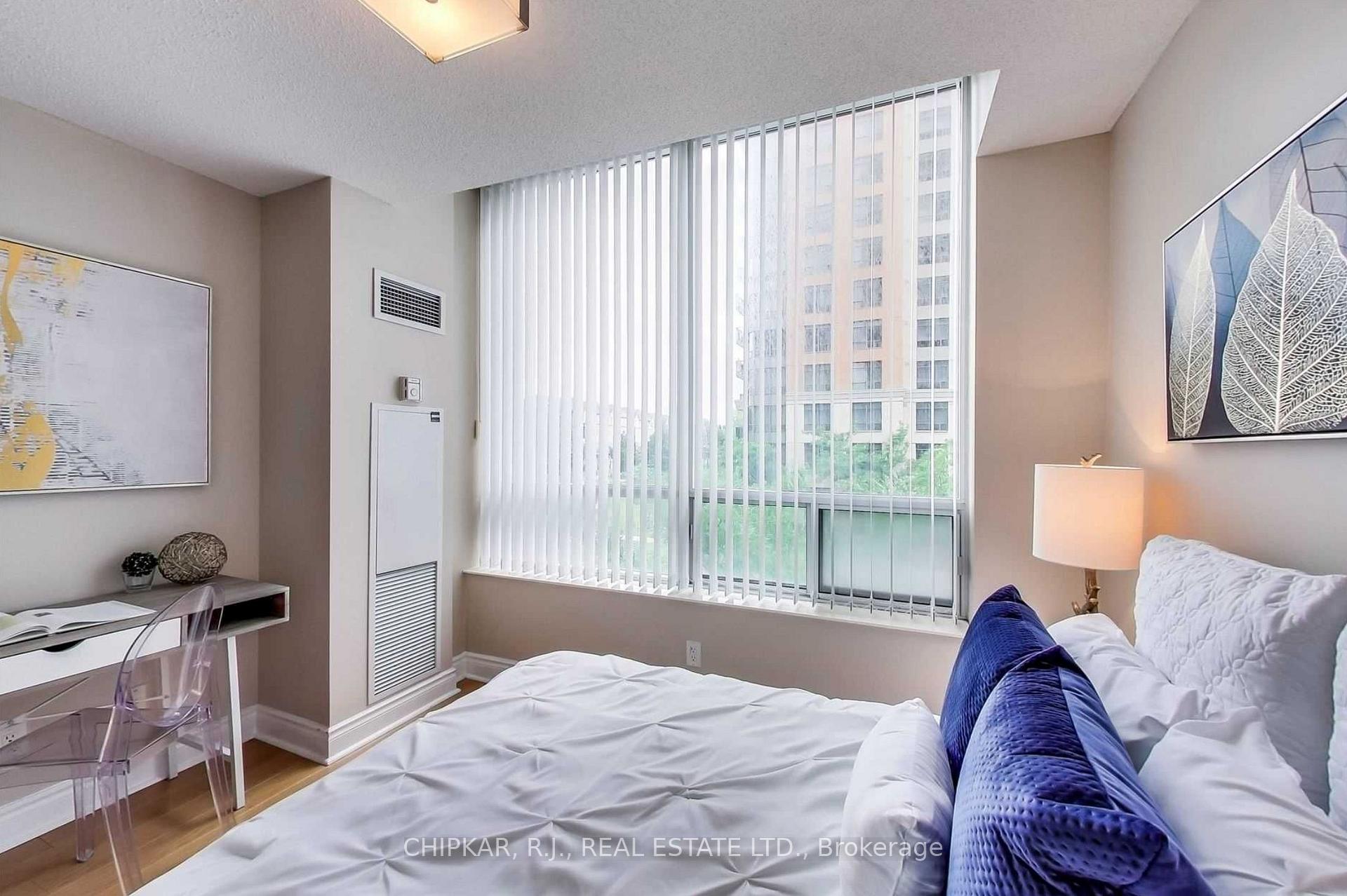 3 Bedrooms Condo at 15 Northtown, Toronto For sale