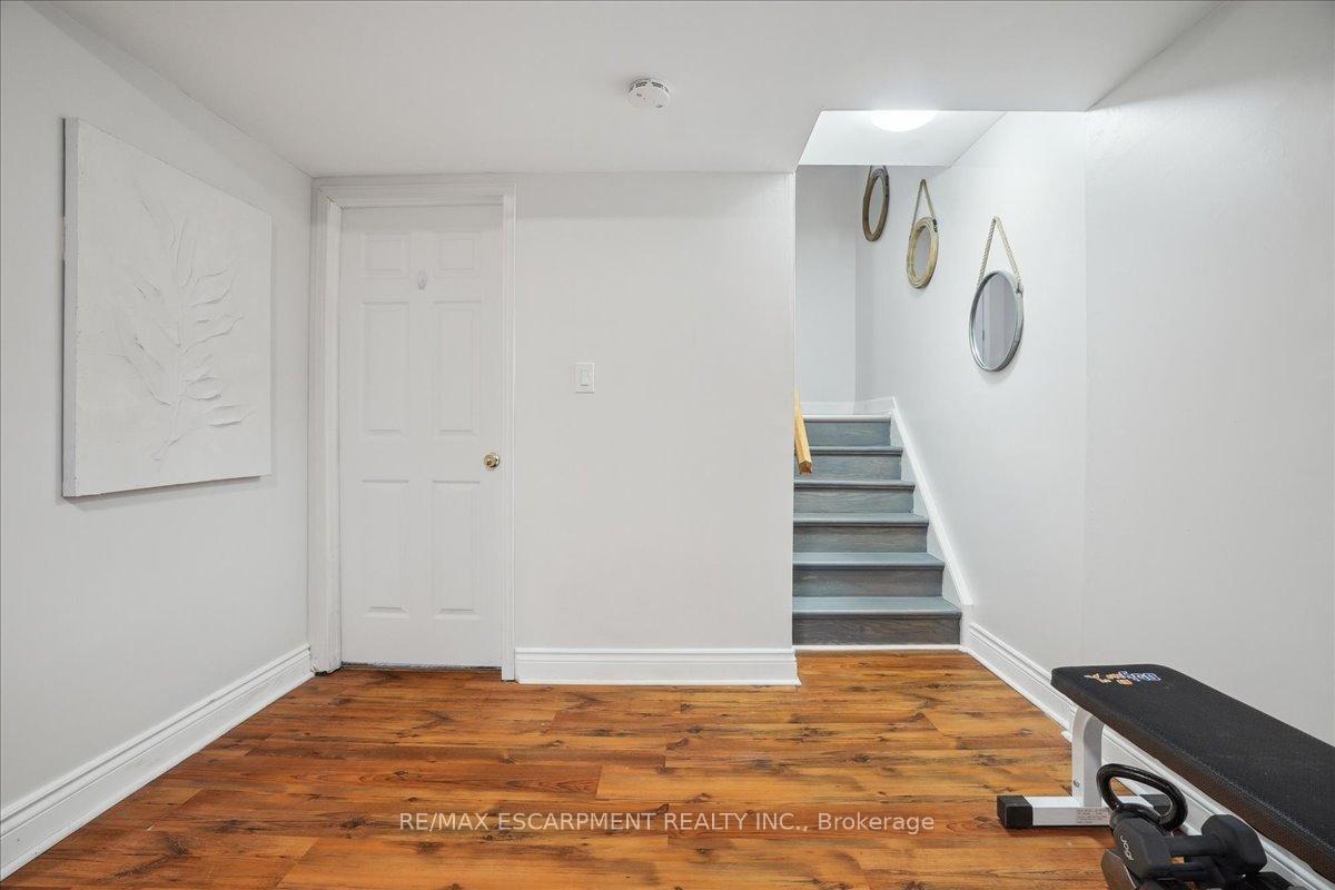 3 Bedrooms Condo at 680 Regency, Burlington For sale