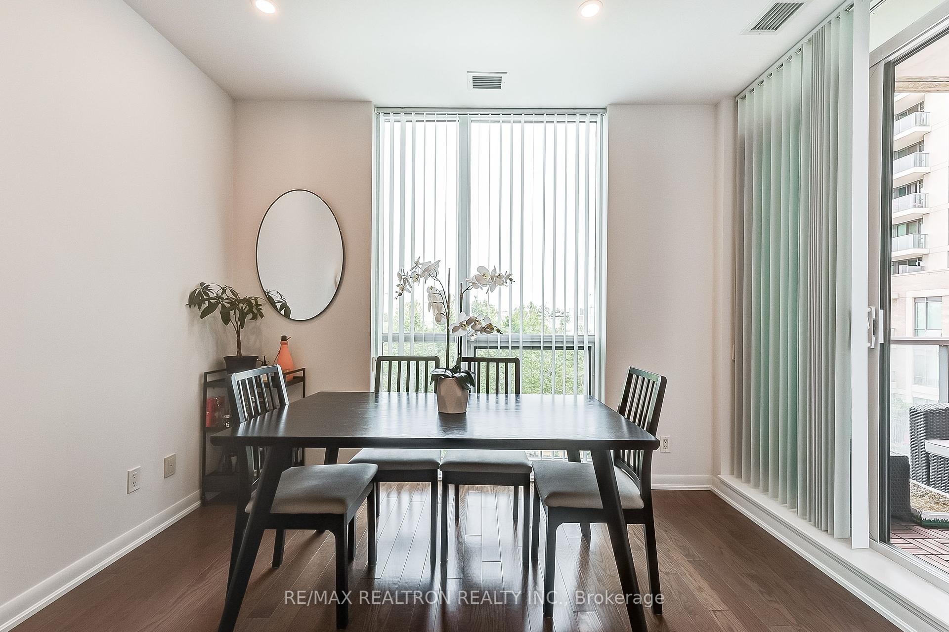 2 Bedrooms Condo at 215 Sherway Gardens, Toronto For sale