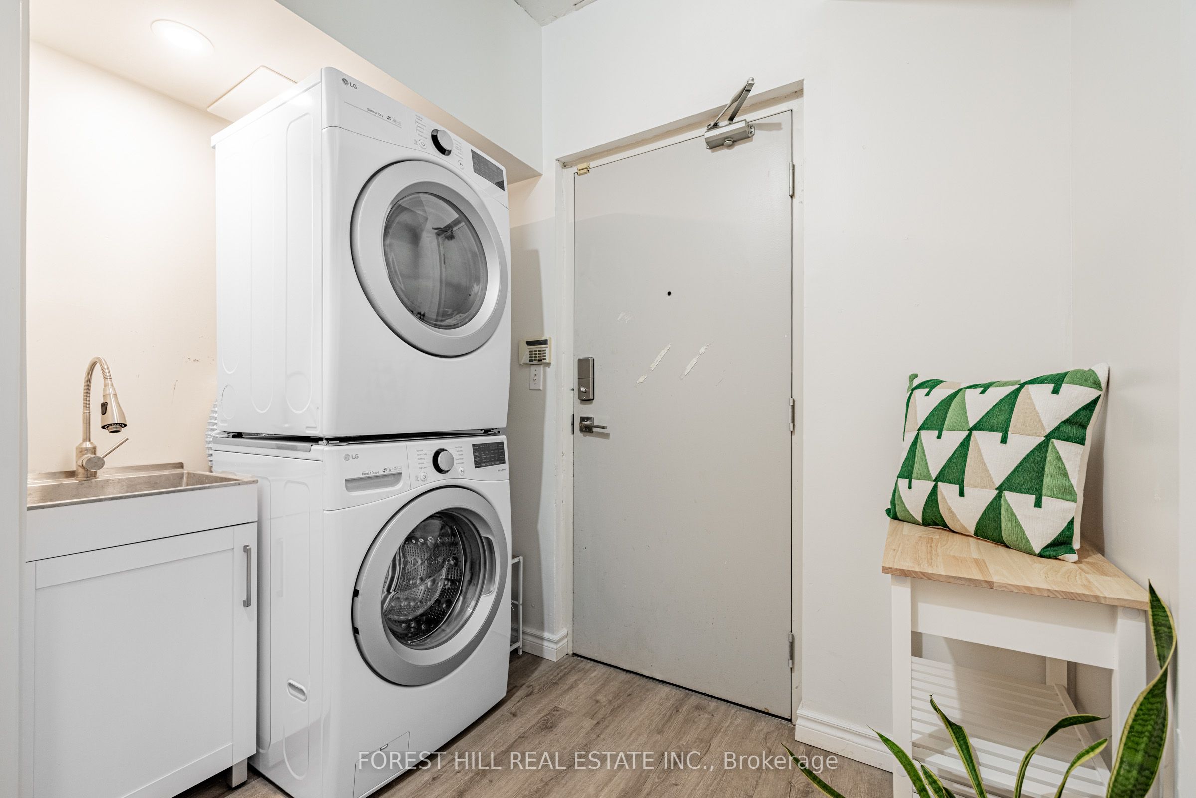 151 Townsgate Drive, #95