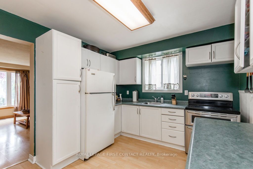 689 Mountview Place, Newmarket, ON L3Y 3P8