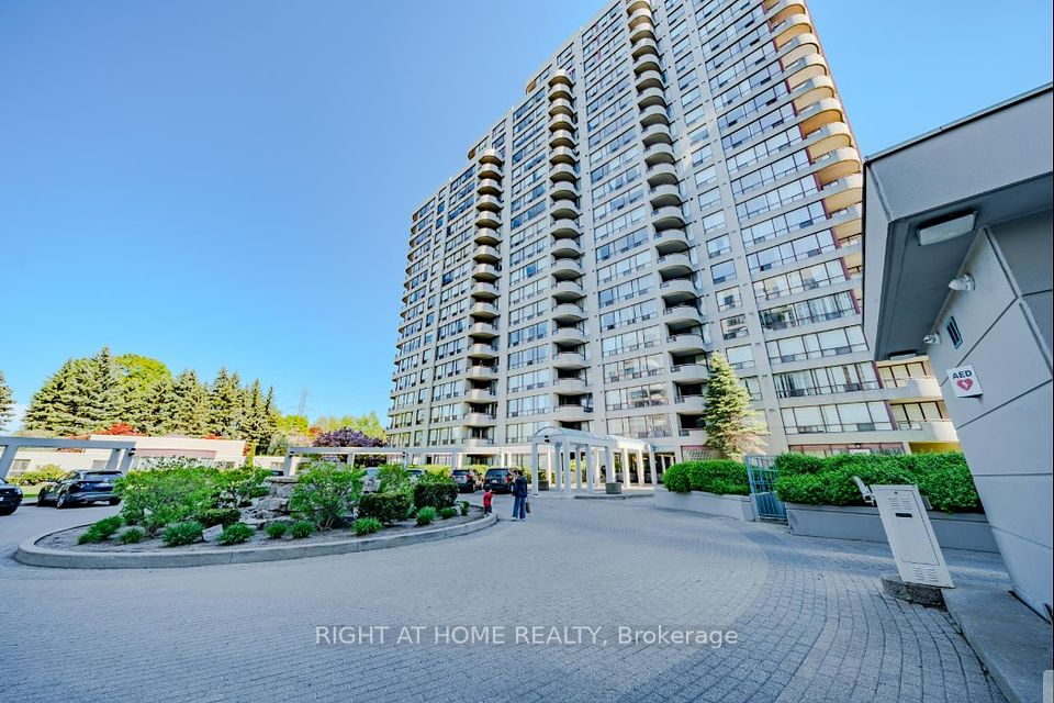 5765 Yonge