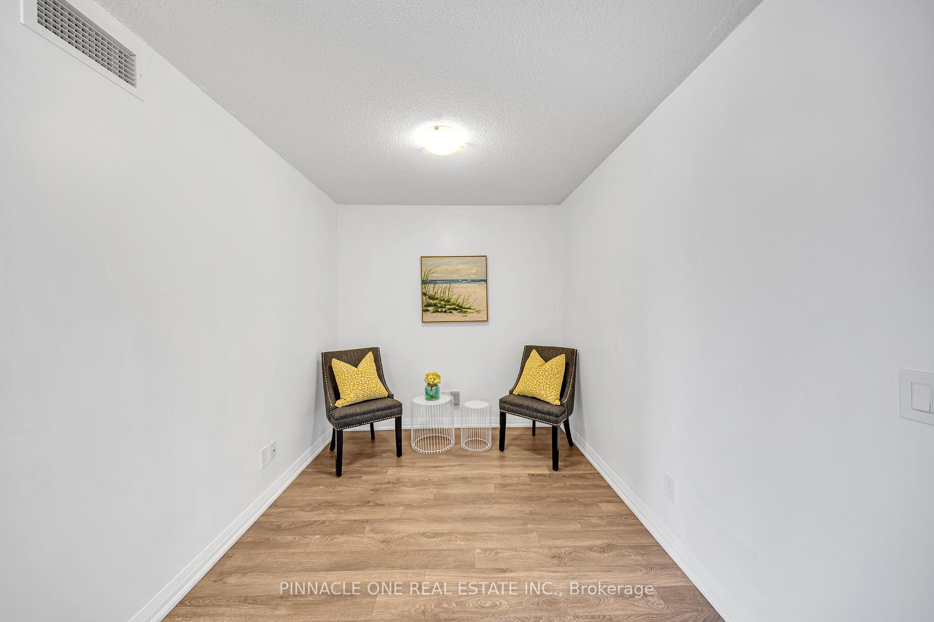 2 Bedrooms Condo at 30 Meadowglen, Toronto For sale