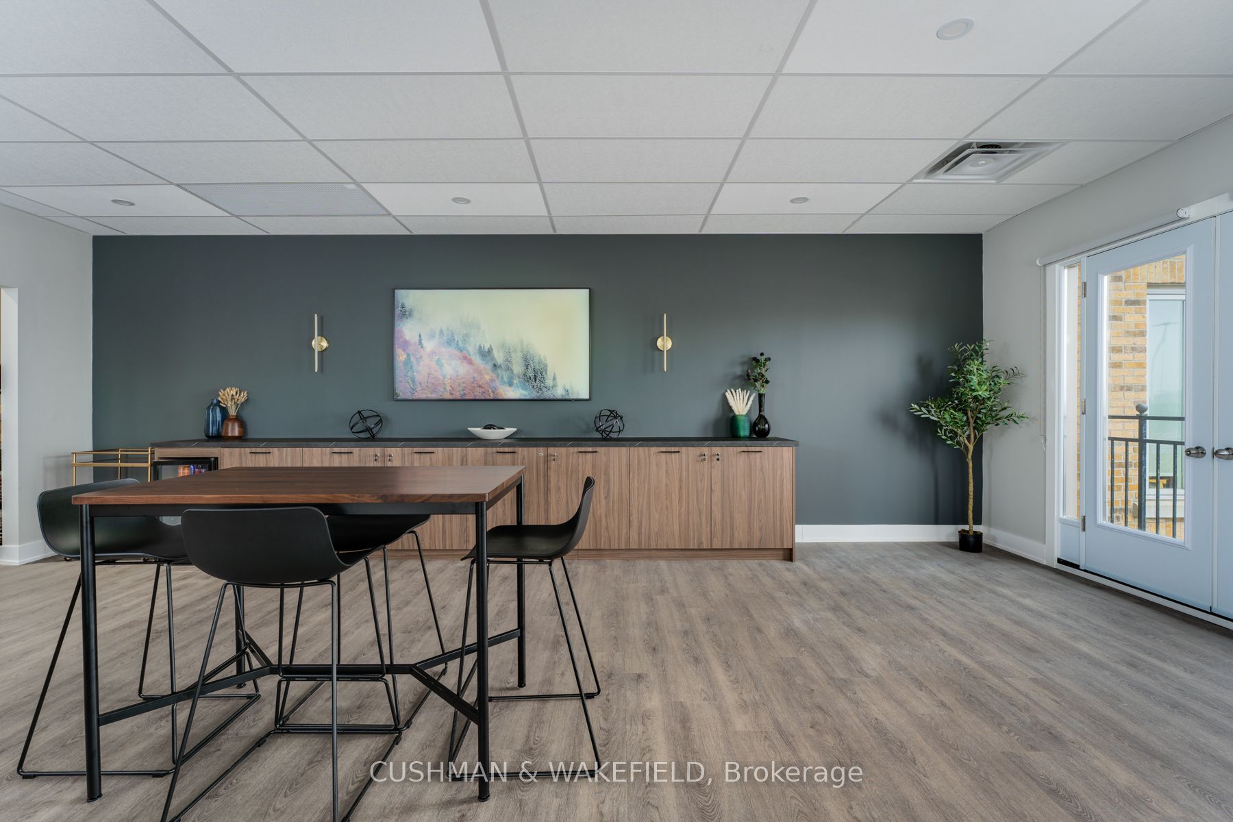 420 North Service Road E, #300