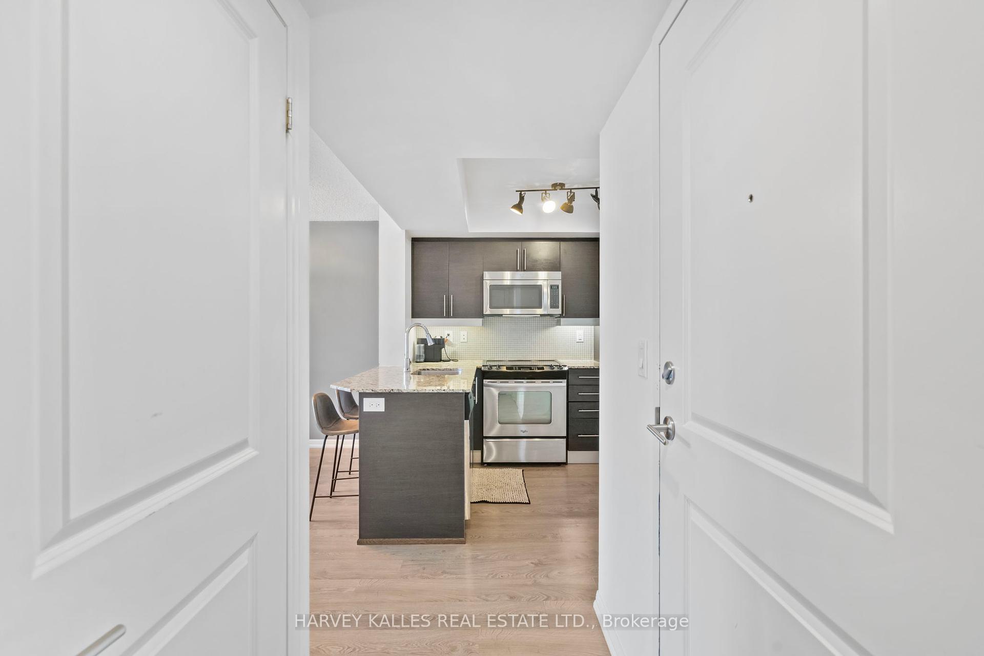 125 Western Battery Road 1316