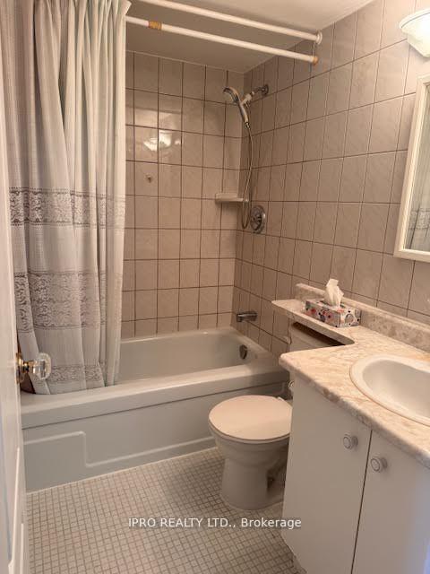 2 Bedrooms Condo at 65 Southport, Toronto For sale