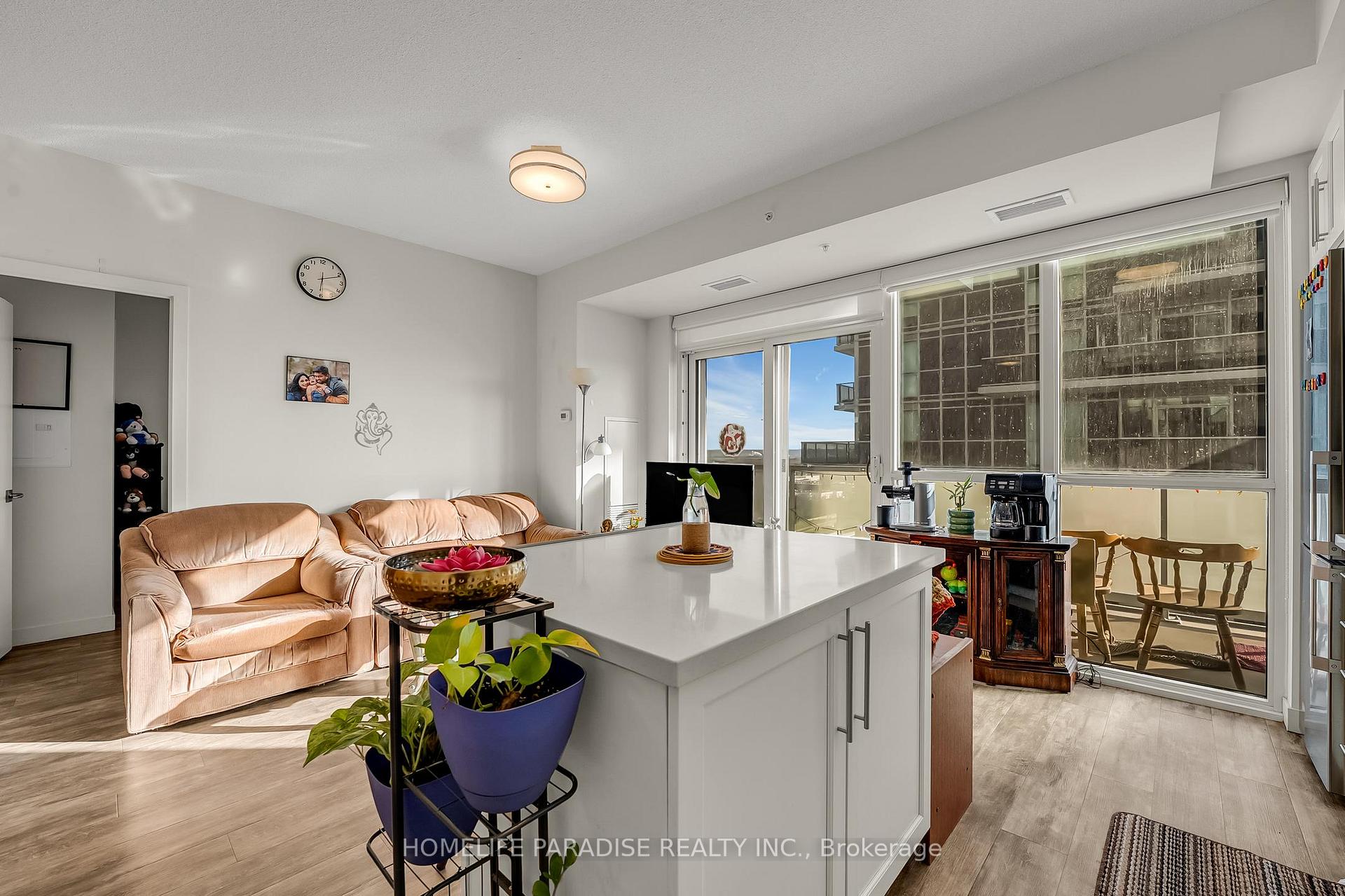 1 Bedroom Condo at 2087 Fairview,  Burlington For sale