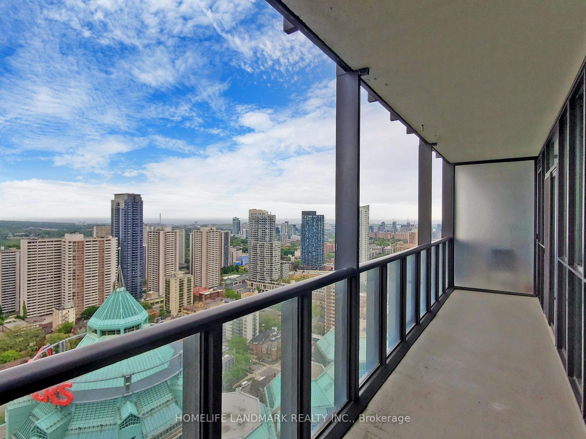 3 Bedrooms Condo at 110 Charles, Toronto For sale