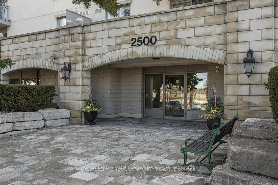 2 Bedrooms Condo at 2500 Rutherford, Vaughan For sale