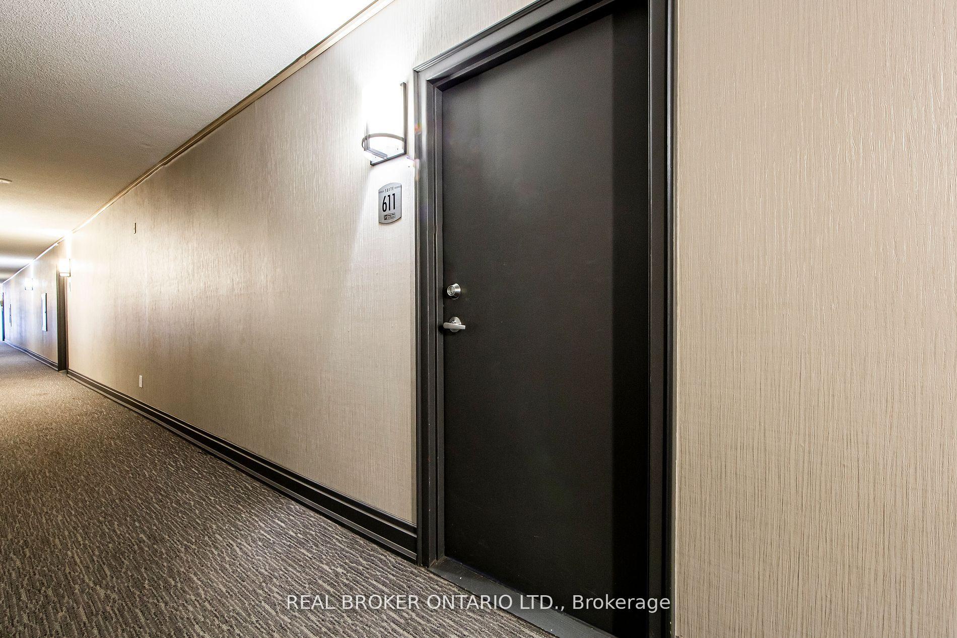 2 Bedrooms Condo at 1000 Cedarglen, Mississauga For sale