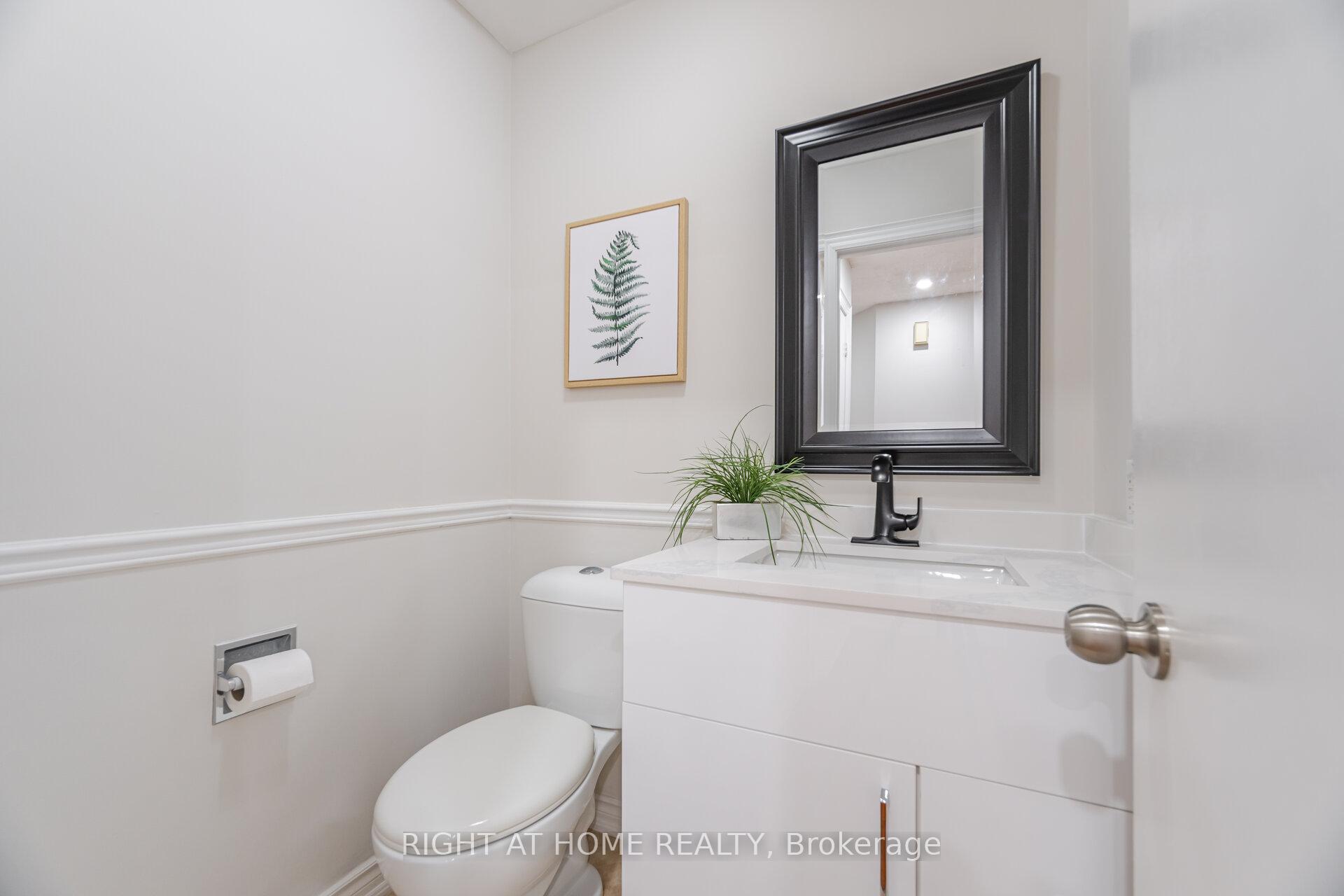 3 Bedrooms Condo at 3600 Colonial, Mississauga For sale