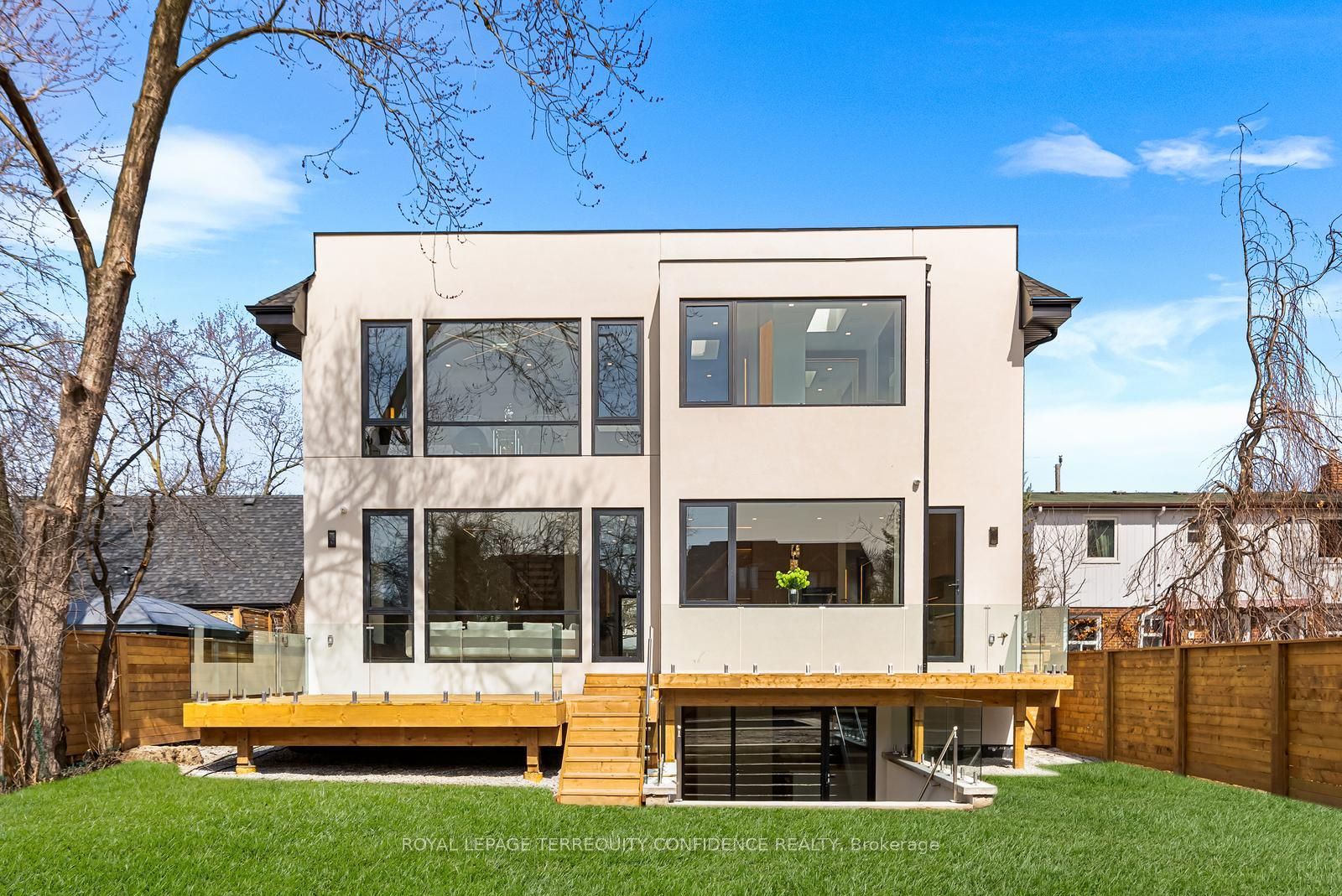 101 Yorkview Drive, Toronto, ON M2R 1J9