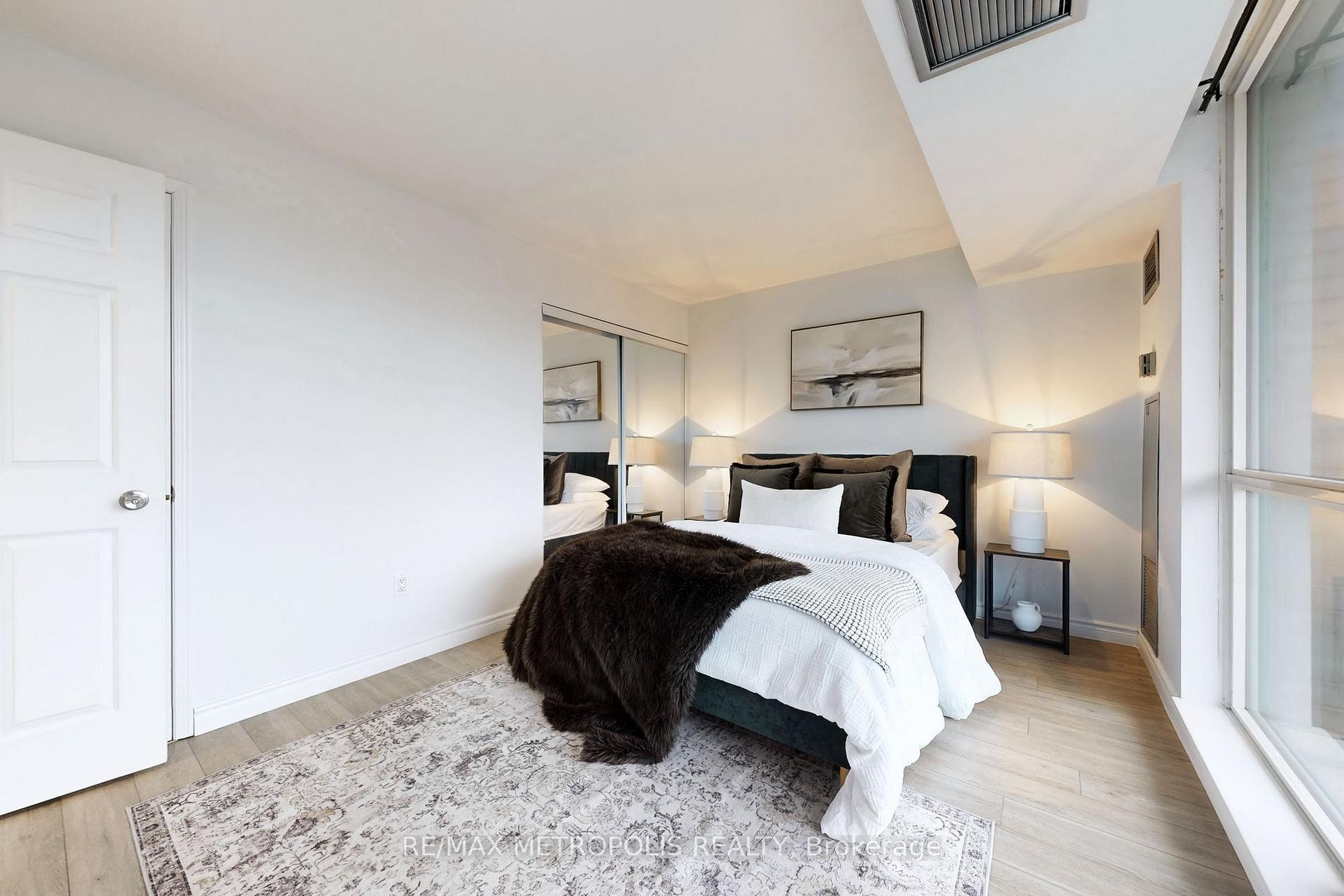 1 Bedroom Condo at 28 Pemberton,  Toronto For sale