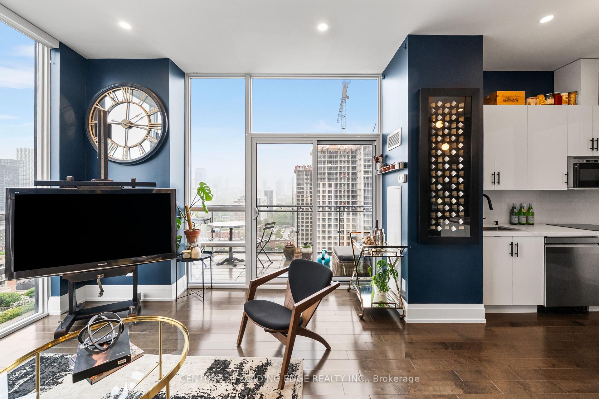 2 Bedrooms Condo at 460 Adelaide, Toronto For sale