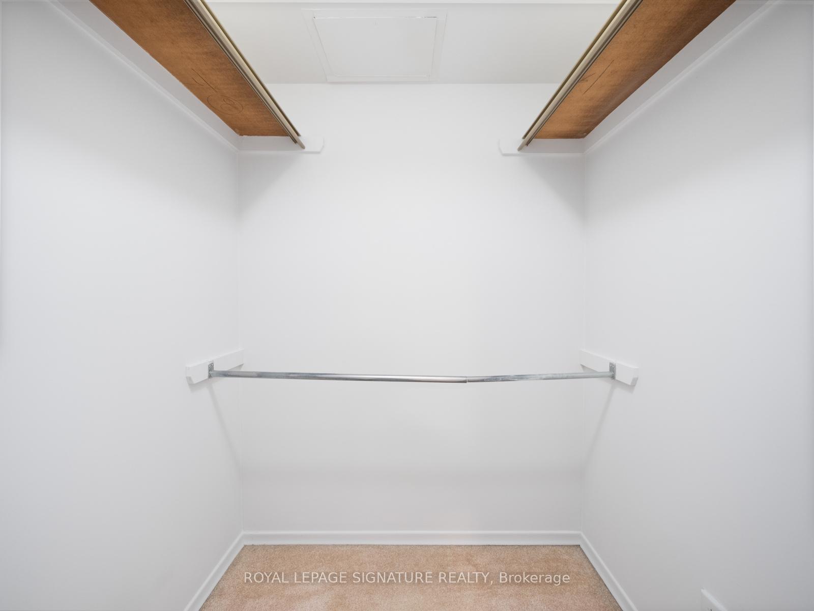 2 Bedrooms Condo at 20 Dean Park, Toronto For sale