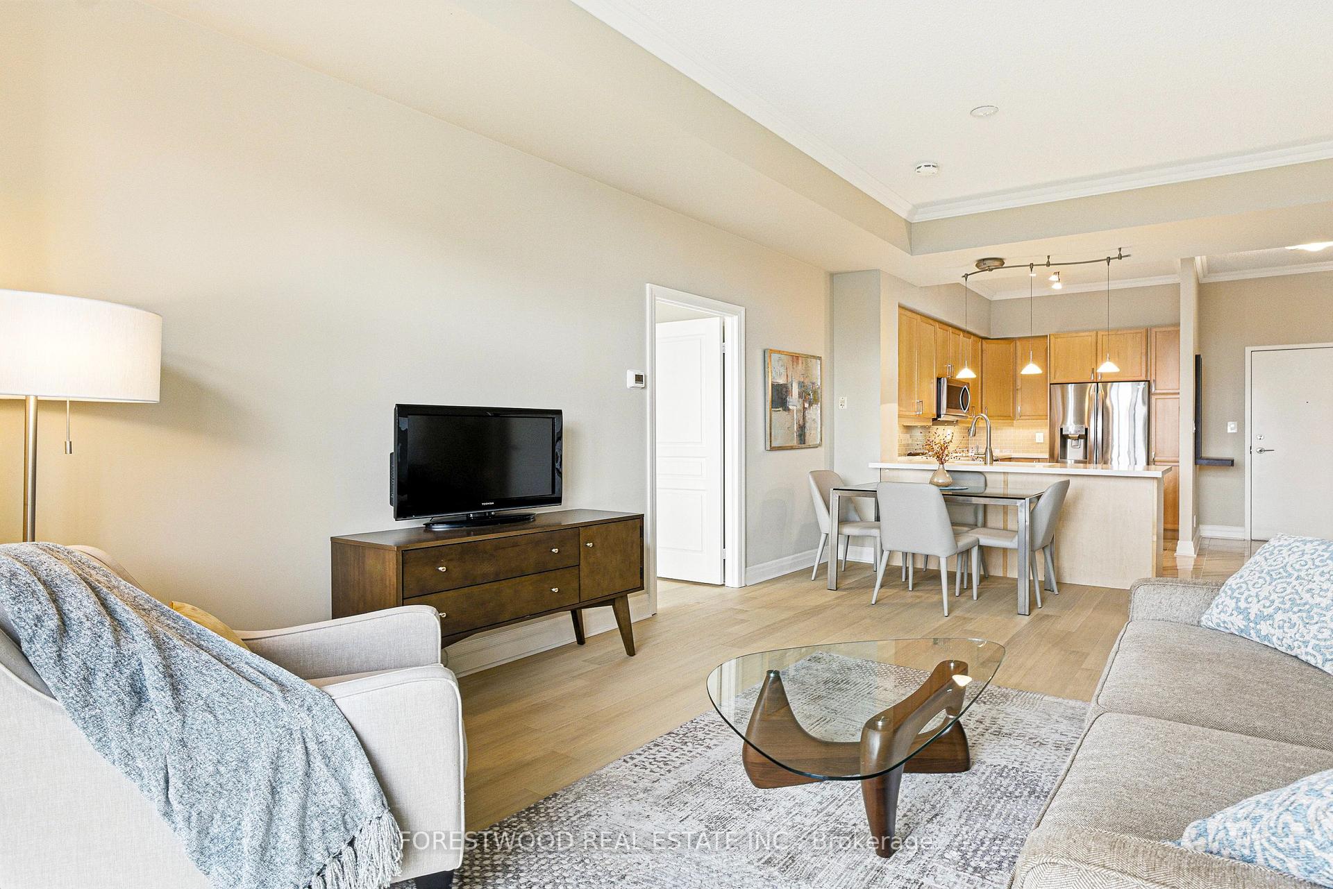 2 Bedrooms Condo at 80 Port, Mississauga For sale