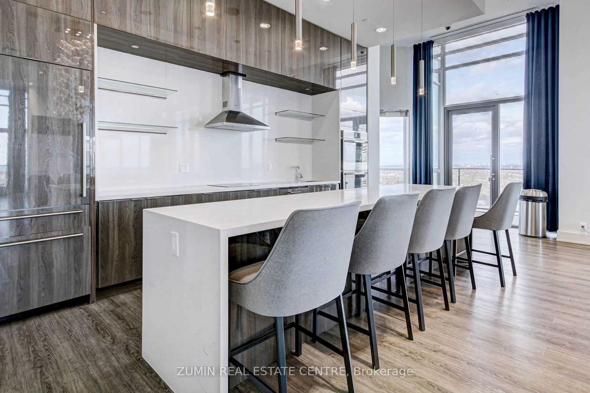 3 Bedrooms Condo at 10 Park Lawn, Toronto For sale