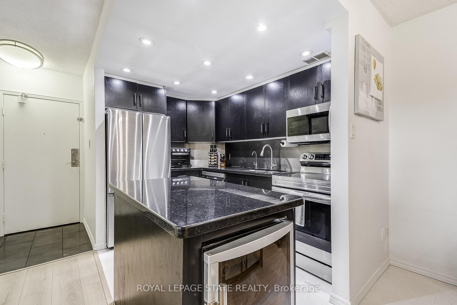 1 Bedroom Condo at 975 Warwick, Burlington For sale