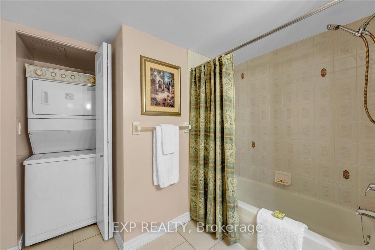 1 Bedroom Condo at 141 Woodbridge, Vaughan For sale