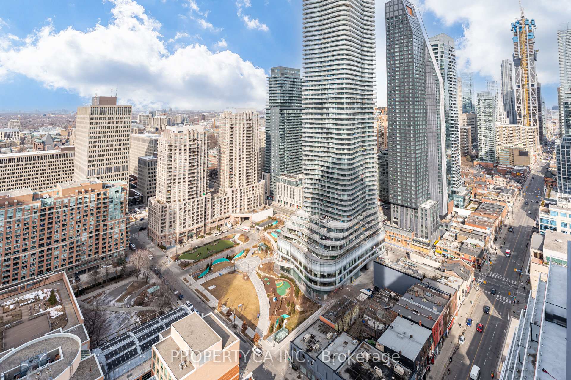 2 Bedrooms Condo at 501 Yonge, Toronto For sale