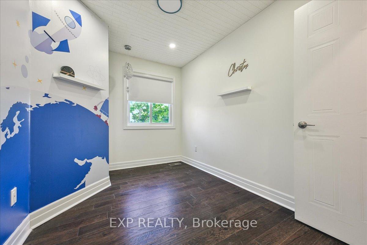 3 Bedrooms Condo at 2920 Headon Forest, Burlington For sale