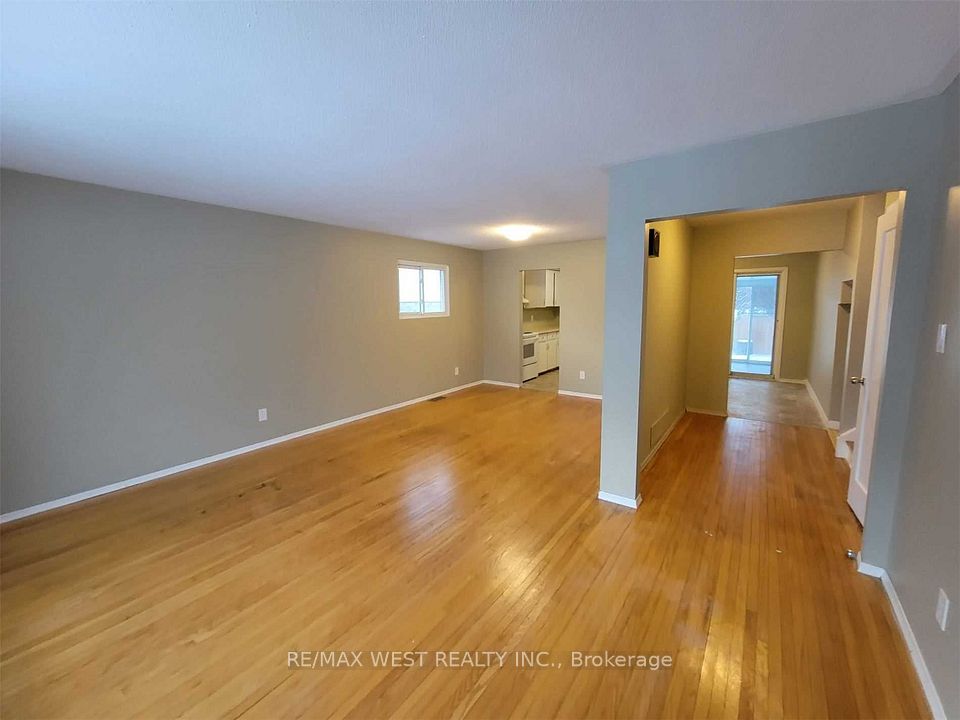 97 College Crescent, Barrie, ON L4M 2W5