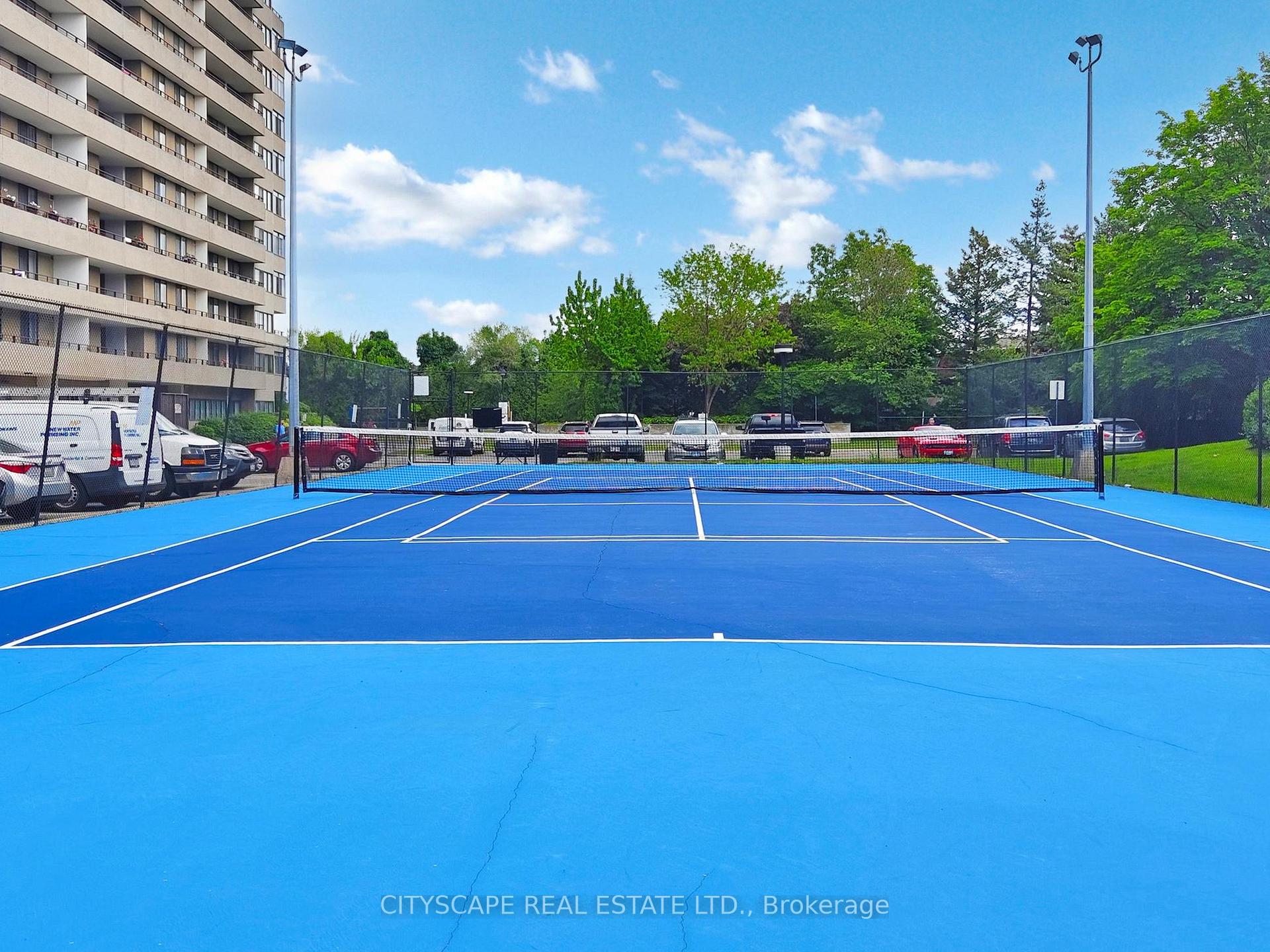2 Bedrooms Condo at 1320 Mississauga Valley, Mississauga For sale