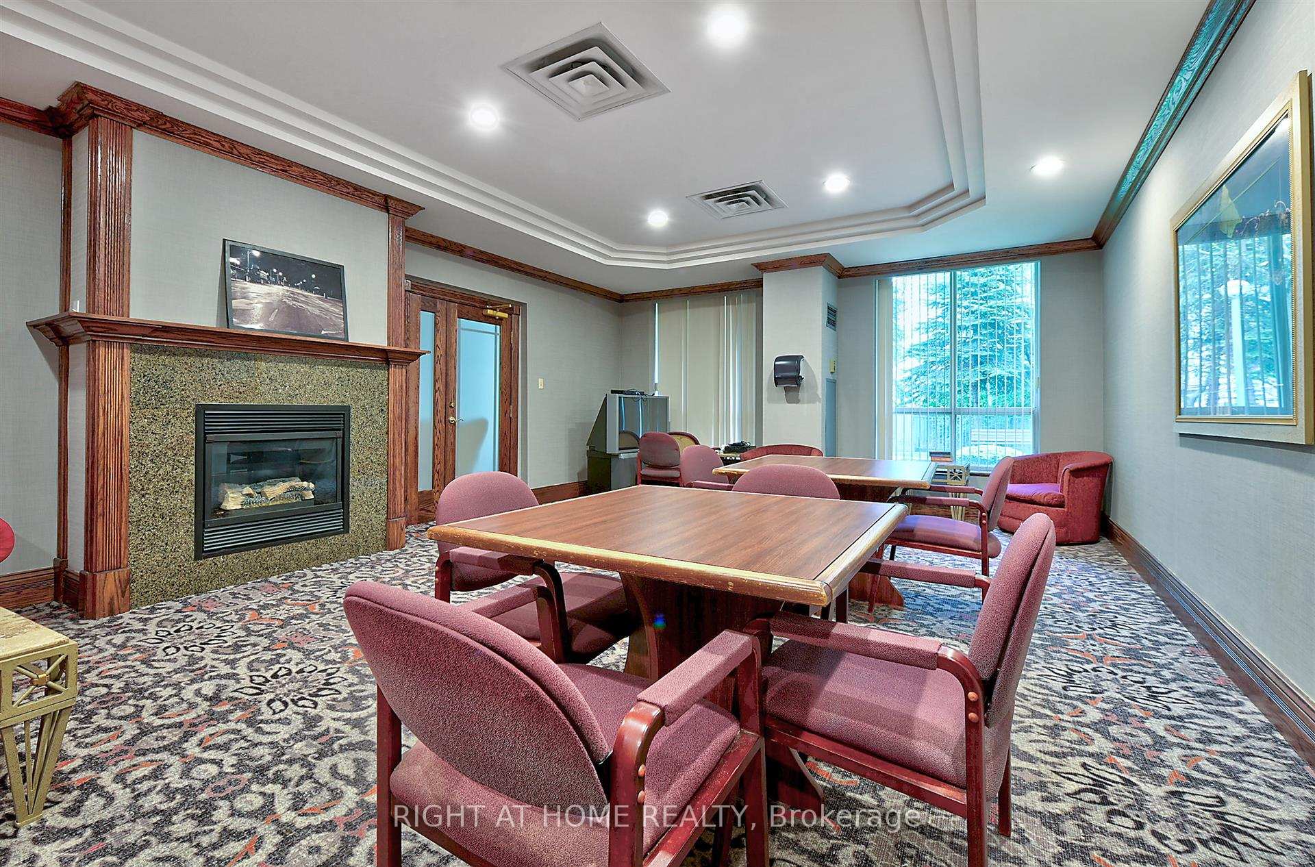2 Bedrooms Condo at 1 Pemberton, Toronto For sale
