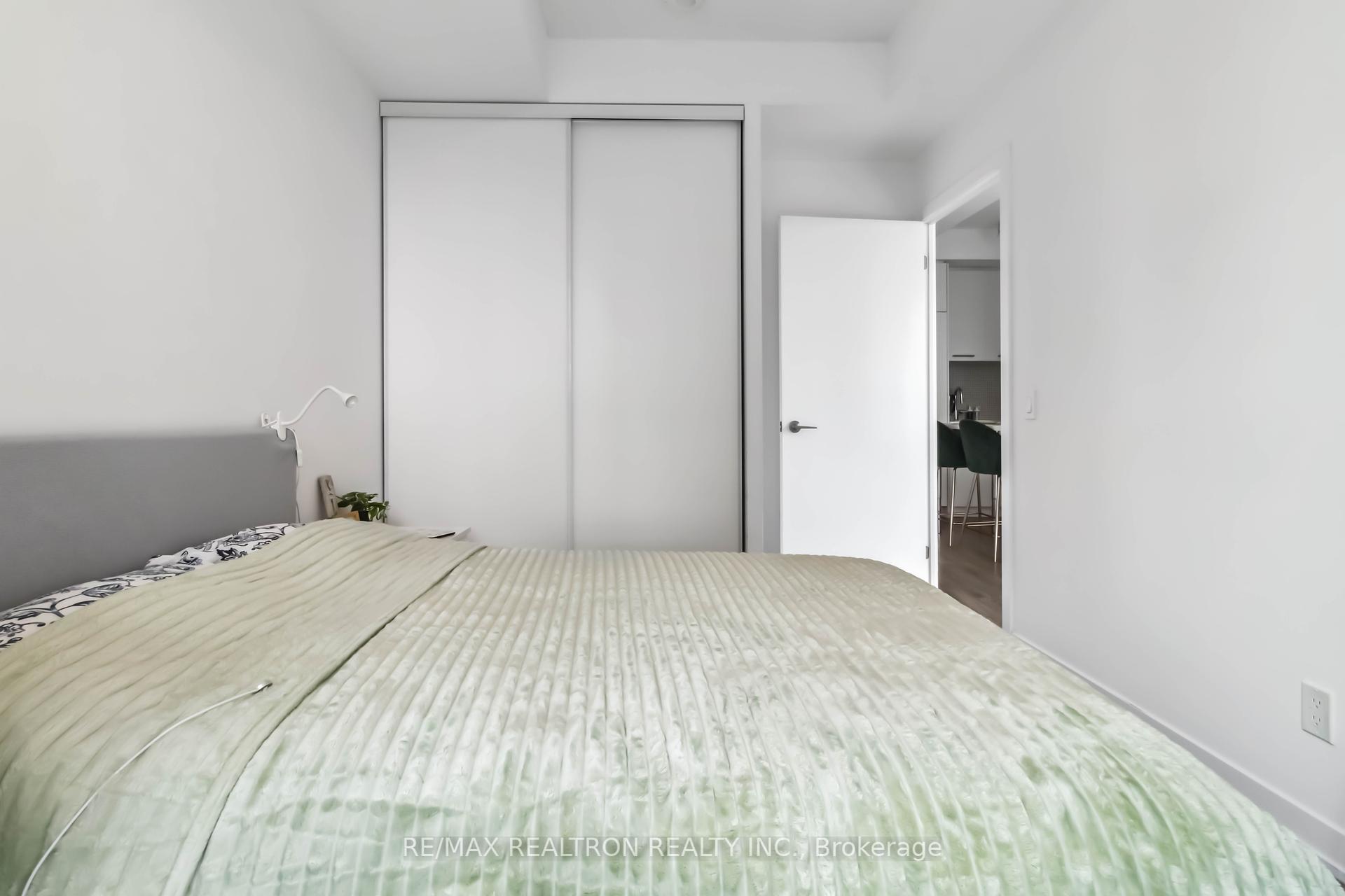 1 Bedroom Condo at 87 Peter, Toronto For sale