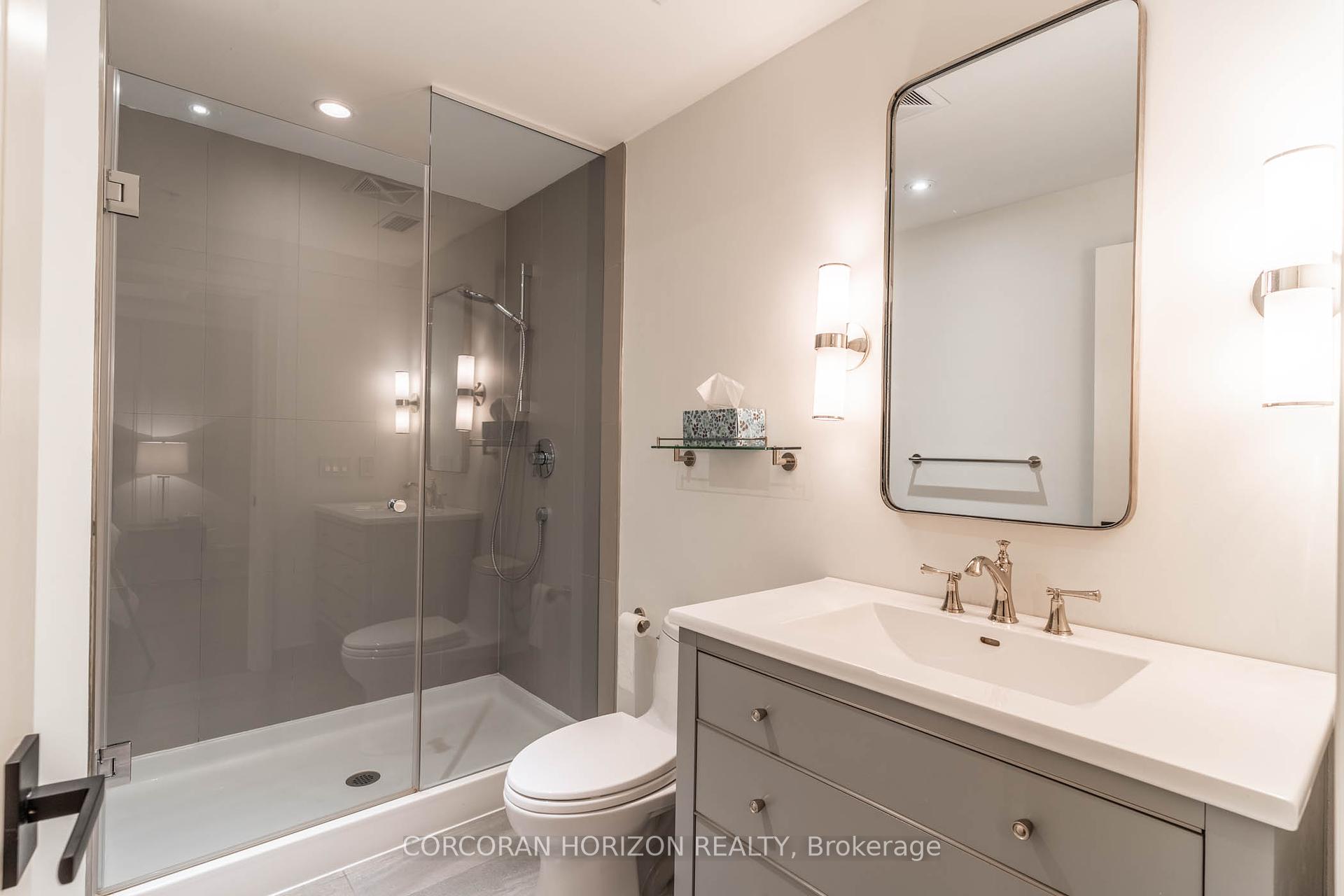 4 Bedrooms Condo at 30 Nelson, Toronto For sale