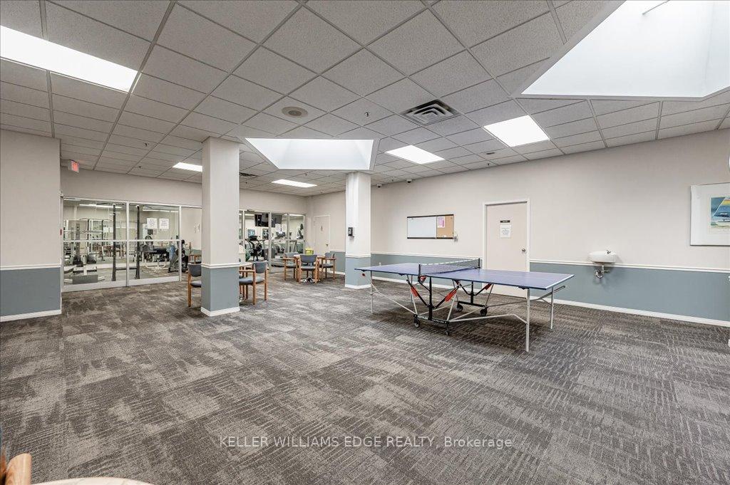 2 Bedrooms Condo at 1270 Maple Crossing, Burlington For sale