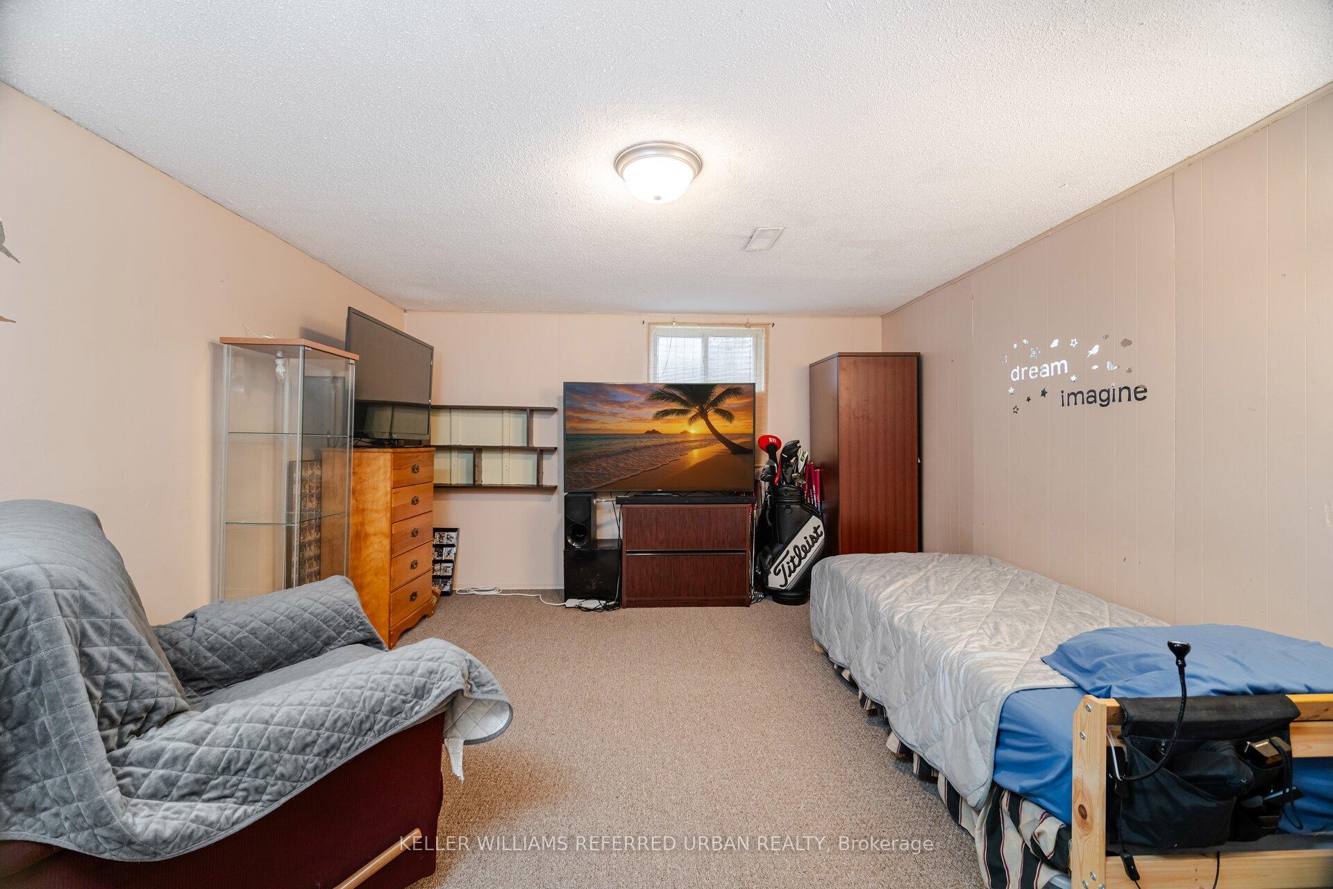 3 Bedrooms Condo at 973 Francis, Burlington For sale