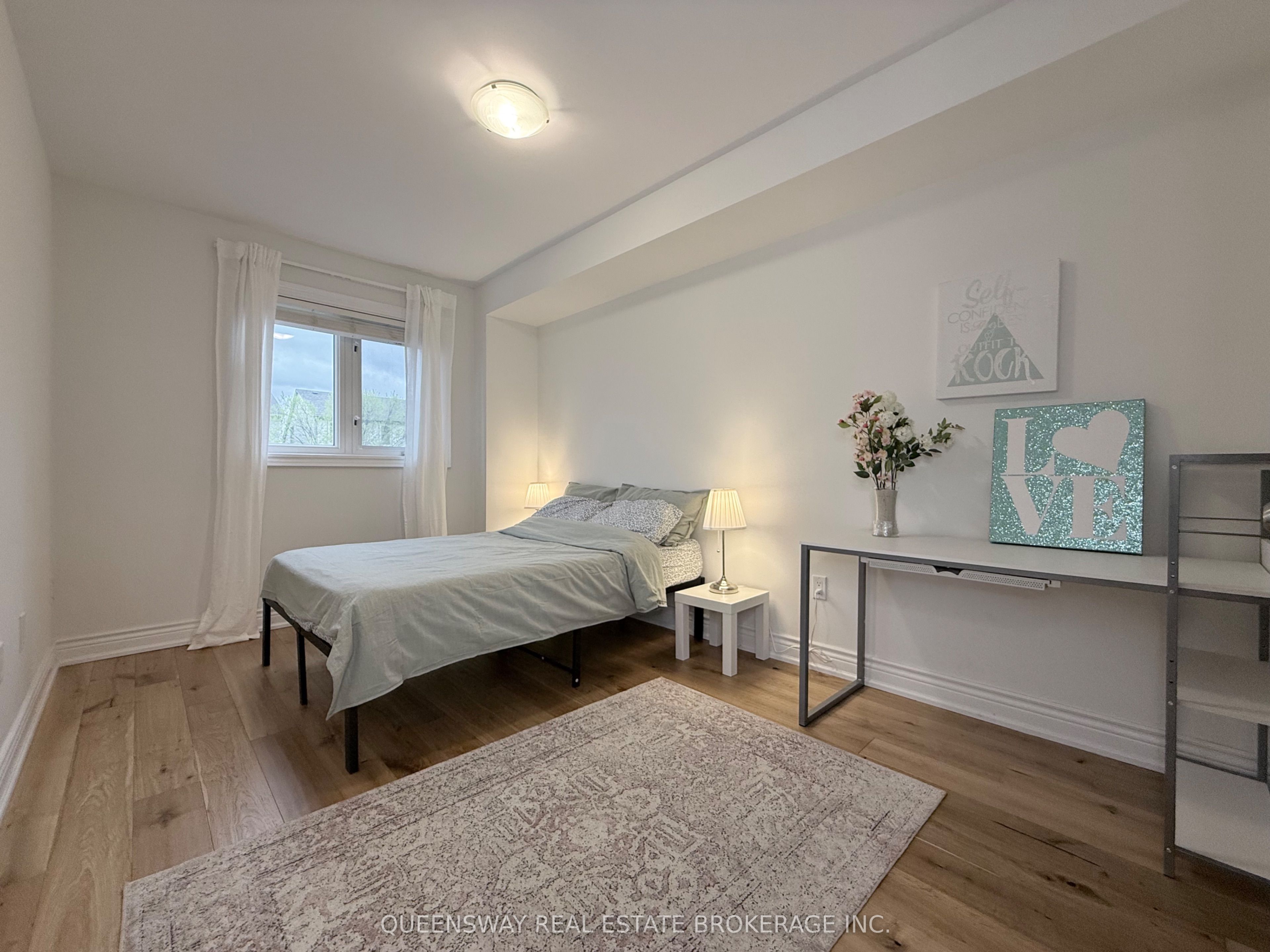 82 Roxton Road