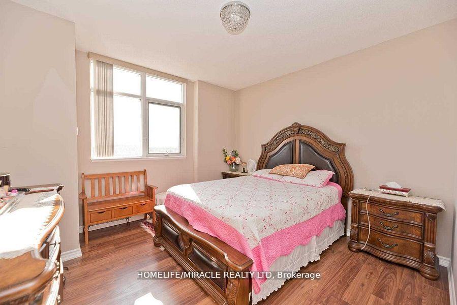 2 Bedrooms Condo at 9235 Jane, Vaughan For sale