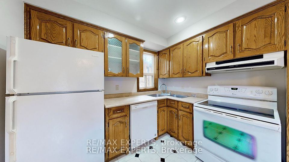 106 Kenwood Avenue UPPER