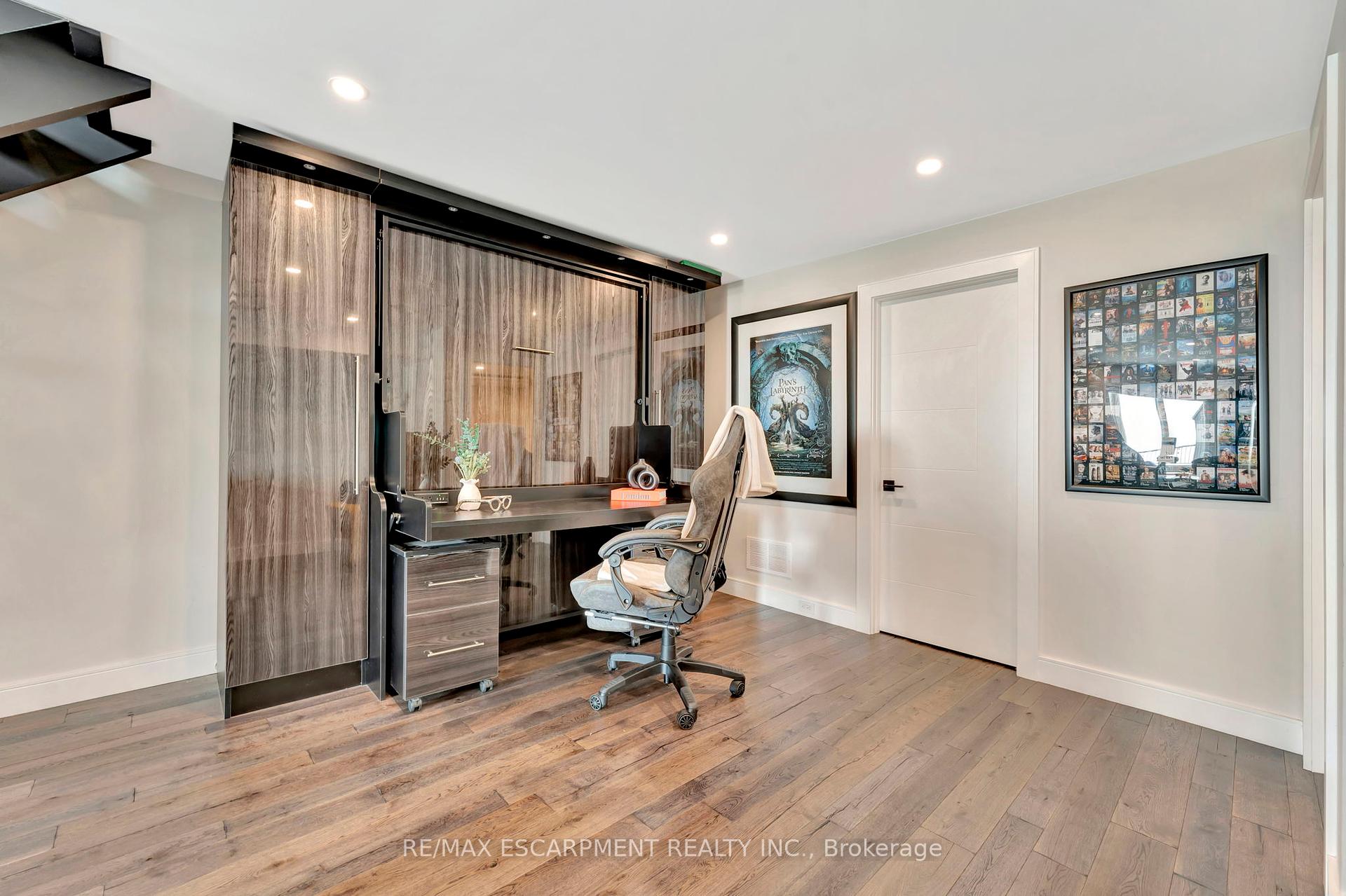 1 Bedroom Condo at 2136 Old Lakeshore, Burlington For sale