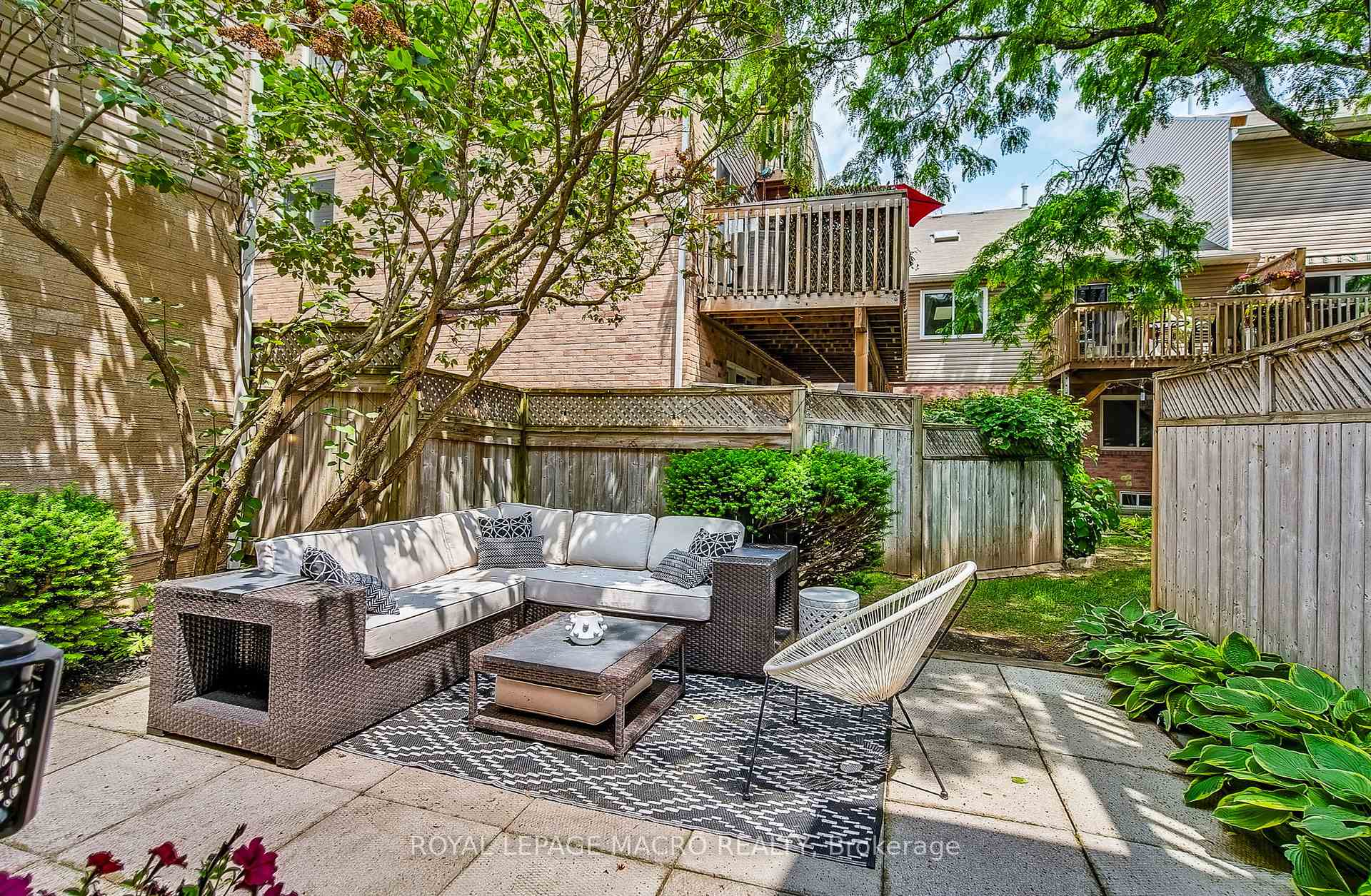 4 Bedrooms Condo at 2055 Walkers, Burlington For sale