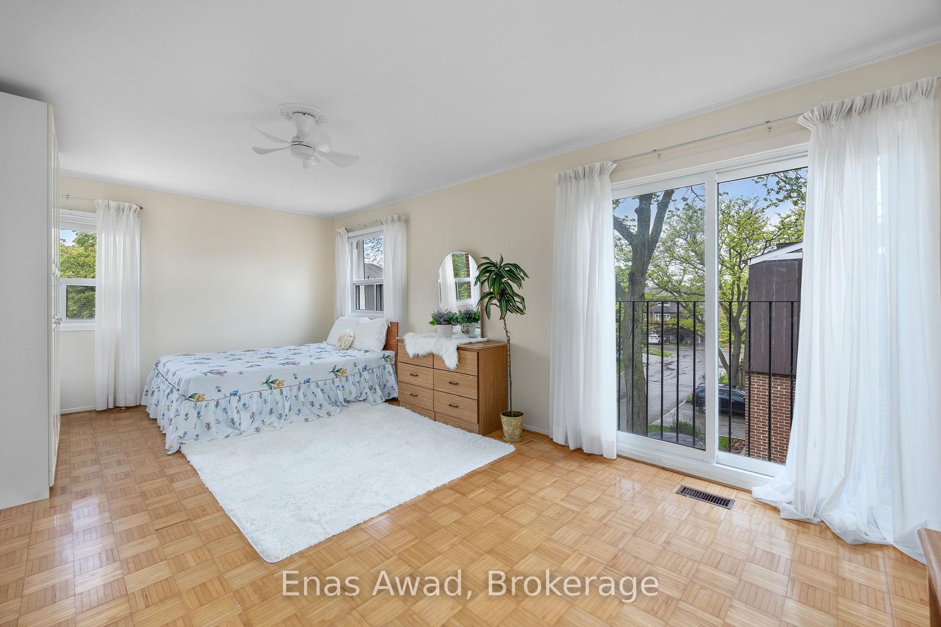 3 Bedrooms Condo at 74 Black Hawk, Toronto For sale