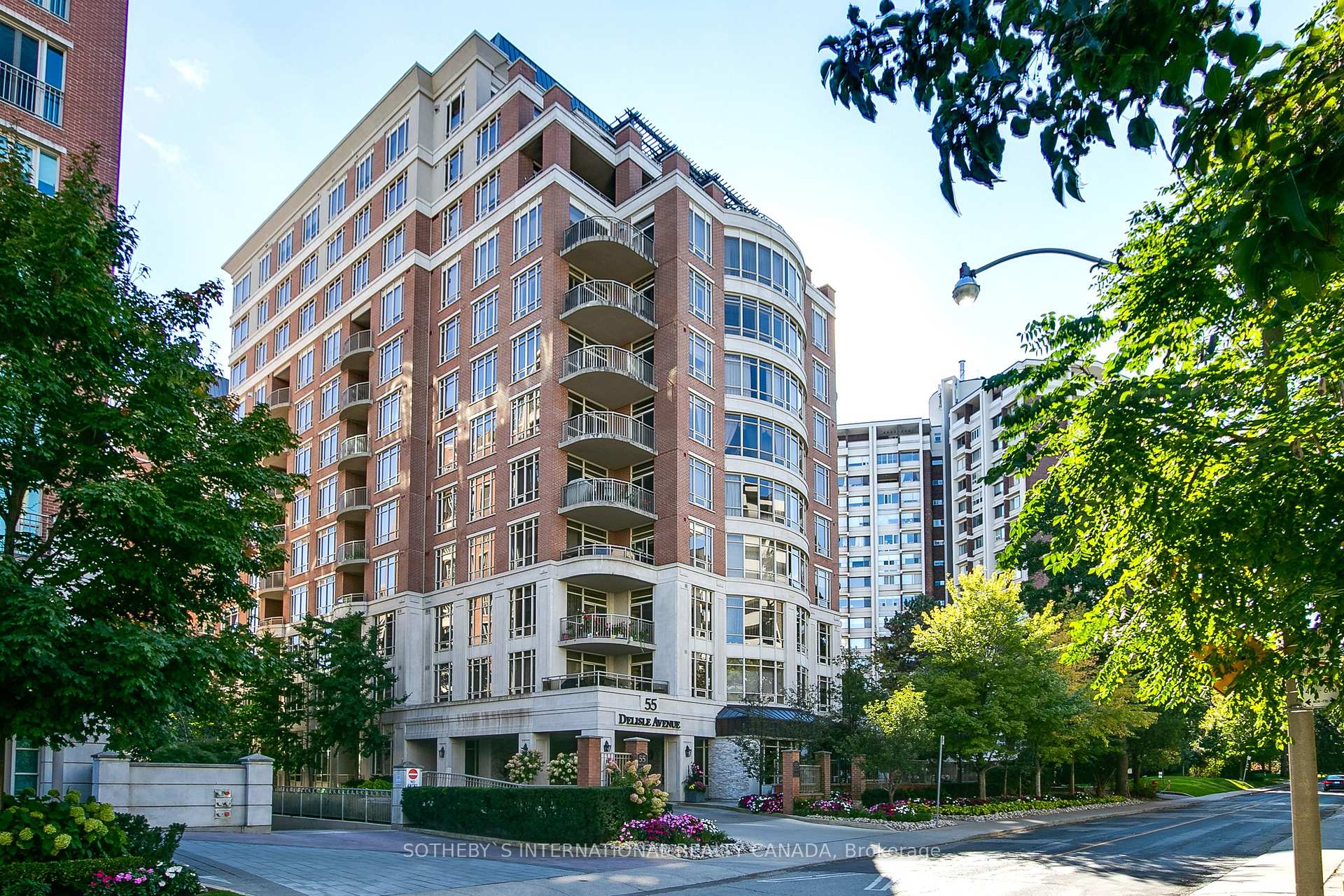 3 Bedrooms Condo at 55 Delisle,  Toronto For sale